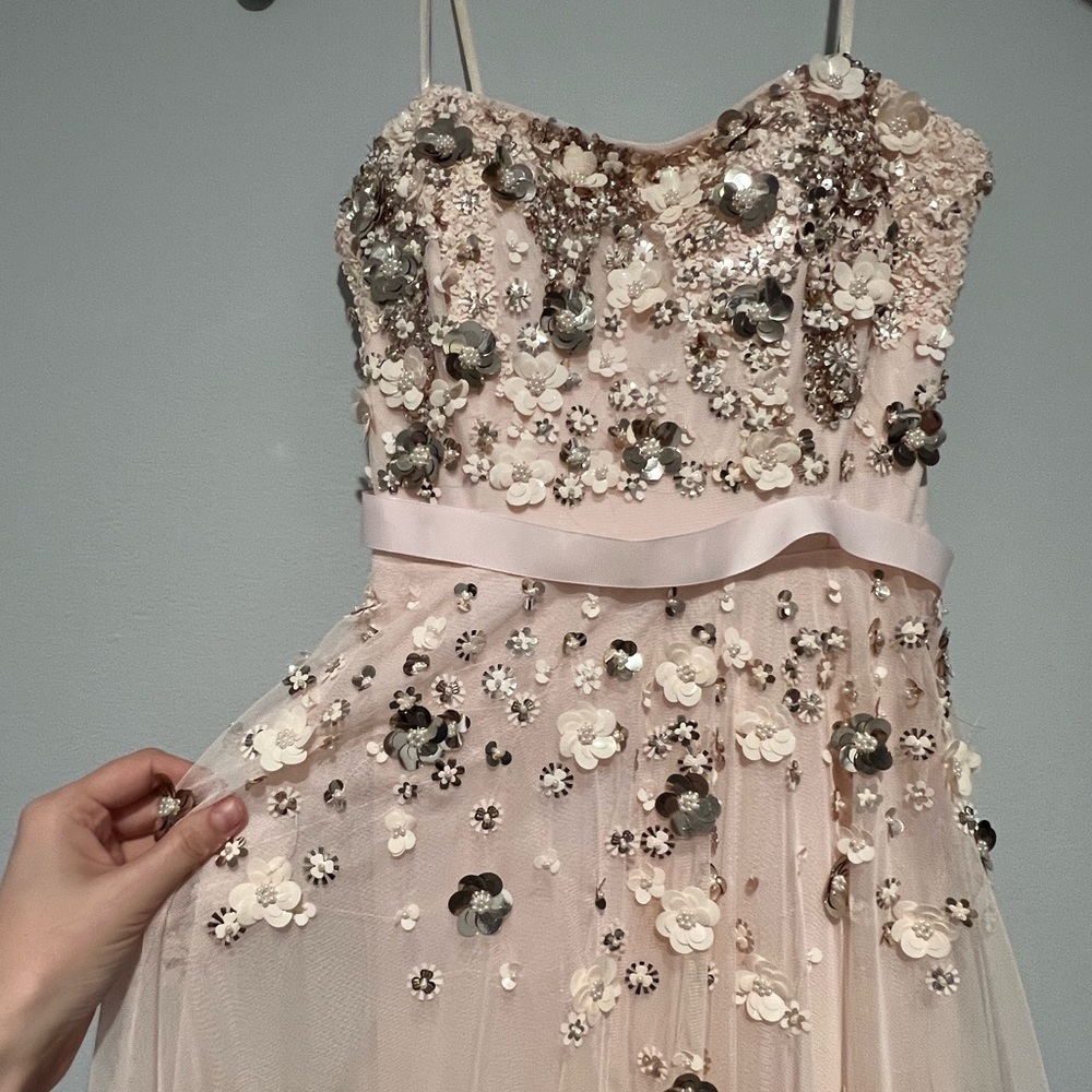 A very beautiful light pink maxi women dress by Aidan Mattox In size 6.
